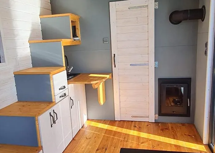 Tiny House Pod Tresni