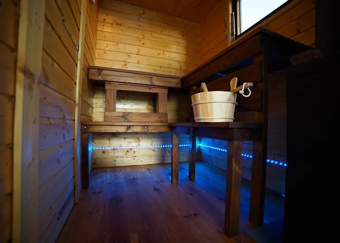 Tiny House Pod Tresni Kaznejov